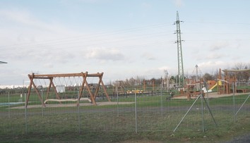 V Čestlicích u Prahy roste černá stavba. Všechno je v pořádku, tvrdí podnikatel