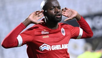Trucoval o přestup v dresu rivala, nyní bude hráč hostovat na Slovensku