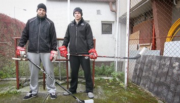 V dětství zachránil Hertla před utonutím. Teď letí podpořit bratra na finále