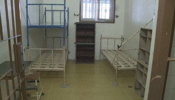 Věznice jsou přeplněné! Nové ale stavět nebudou, ani v Králíkách