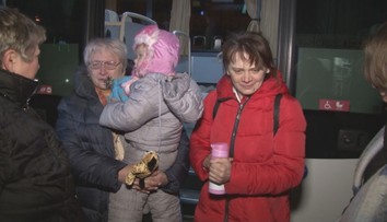Volyňské Čechy na Ukrajině ohrožují bomby. Část lidí evakuovali do Česka