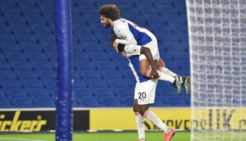Benteke šokoval Brighton! Parádní sérii uťal v páté minutě nastavení