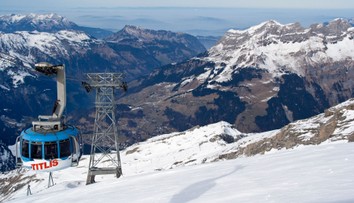 Ve Švýcarsku se zřítila lanovka, jeden člověk zemřel. Na místě zasahovali záchranáři