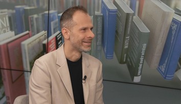 Olízl jsem žábu, pochlubil se spisovatel. Má důkaz o neexistenci svobodné vůle