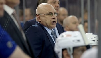 Barry Trotz je na dlažbě. Islanders oznámili, že trenér byl vyhozen