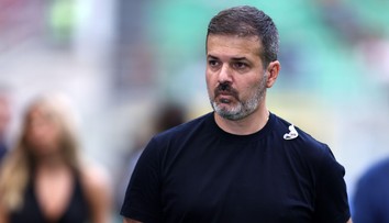 Nepopulární extrenér Sparty Stramaccioni je za hrdinu, zachránil z moře dvě tonoucí