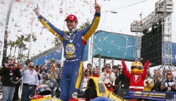 Rossi neměl soupeře. Bourdais předvedl supermanévr! VIDEO