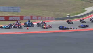 Strašidelná nehoda v Moto2. Salač utrpěl obrovskou ránu zezadu
