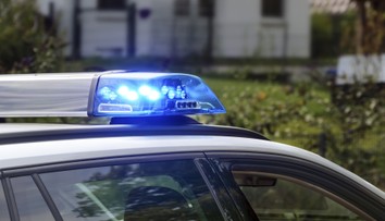 Policie našla pohřešovanou dívku z Pelhřimovska. Převzali si ji záchranáři
