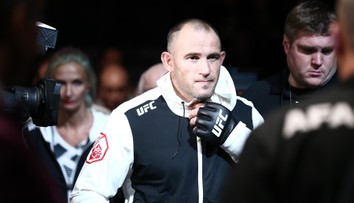 Olejnik na UFC 249 nepoletí! Místo toho sám v autě odřídí přes 400 km