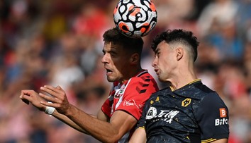 Fotbal bez hlaviček? V Anglii se odehrál první testovací zápas