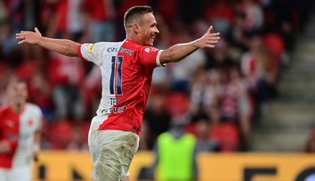 Tecl si za Slavii střihne ještě jeden rok. K tomu navíc přebírá roli manažera