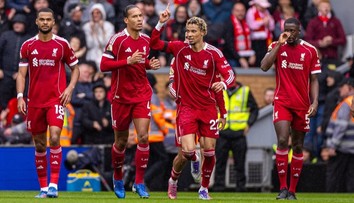 Liverpool v Carabao Cupu urval výhru v závěru, Chelsea měla potíže s Lincolnem