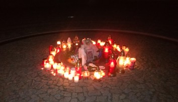 Otec Tadeáška promluvil: "Tělo nosili v batohu, v těhotenství matka pila!"