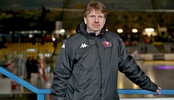 Majitel Znojma vulgárně urážel rozhodčí. Pak jim donesl slepecké hole