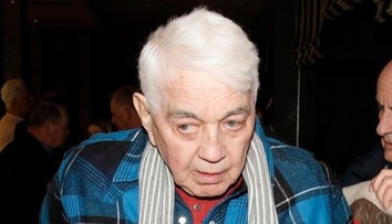 Krampolův stav je vážný, zůstává v nemocnici. Mohl se otrávit léky