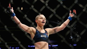 UFC zápasnice vyráží do boje proti komunismu: Lepší být mrtvá než rudá