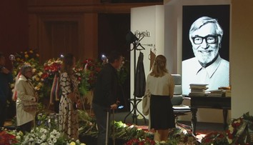 Poslední rozloučení s Jiřím Bartoškou. Lidé stěží zadržovali slzy