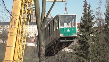Krémovozelené vozy na Petřín už nevyjedou. Poputují do muzea