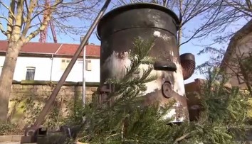 Maškary na reji strčily dívku do kotle s vařící vodou a zmizely!