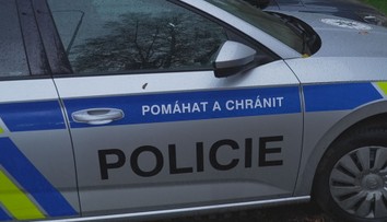 Policie pátrala po dvou školačkách z Pardubicka. Zmizely po odchodu ze školy