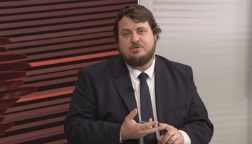 Šmída: Při chůzi pozpátku ve Sněmovně jsem zakopl. Ukázali jsme, že couváme na Východ