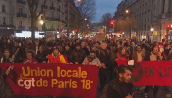 Francouzi protestují proti důchodové reformě. Stávka ochromila dopravu