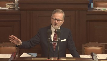 Interpelace ve Sněmovně: Hnůj není vhodný protest, řekl Fiala