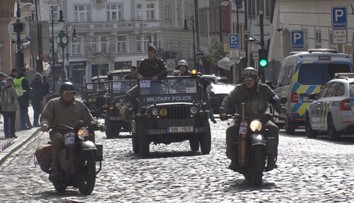 Motorky i auta z druhé světové války. Českem projel historický konvoj