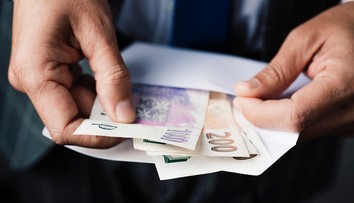 Obce se bojí zrušení superhrubé mzdy. Přijdou o miliardy korun