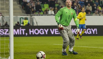 Gólman Király je králem! Prozradil, proč nosí o číslo větší tepláky