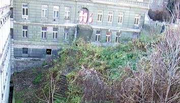 Pražské schody se staly hitem internetu. Směje se jim celý svět