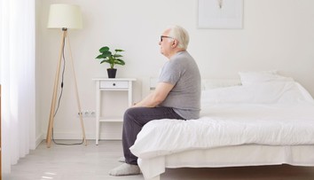 Skandál v pečovatelském domě. Senior byl několik dní mrtvý, našla ho rodina při návštěvě