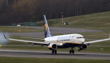 Při letu z Itálie vyhlásili stav ohrožení. Pilot před přistáním ztratil vědomí