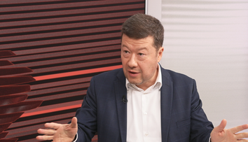 Rozkol ve vládě kvůli ebole: Nesouhlasím s převozem pacienta do Česka, soptí Okamura