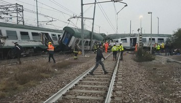 Létaly jiskry, pak vlak vykolejil! Policie zveřejnila VIDEO nehody