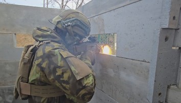 Masivní cvičení české armády. Vojáci simulovali likvidaci dronů nepřítele