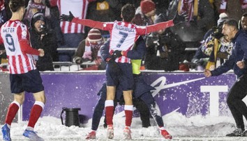 Na liják z duelu Sparty zapomeňte. Při vánici v Kanadě padl luxusní gól
