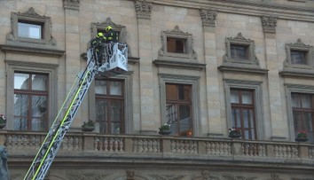 Požár v Národním divadle: Příčinou byl podle kriminálky nejspíš nedopalek cigarety