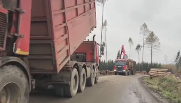 Silnice v Česku devastují přetížené náklaďáky. Budou jim hrozit pokuty