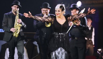 Dagmar Pecková a její Mackie Messer boří Lucernu