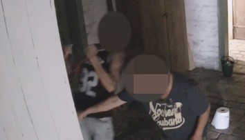 Zloděj šel přeštípnout zámek kleštěmi, ty mu vyrazily přední zuby