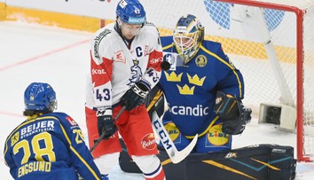 Čeští hokejisté prohráli se Švédském 2:3. Na olympiádu pojedou bez výhry
