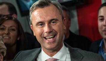Klaus podpořil "rakouského Trumpa", Hoferovi fandí i Zeman