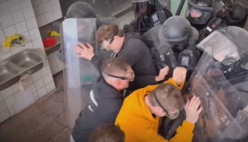 Policisté a vězeňská služba trénovali zásah ve věznici. Cvičili potlačení vzpoury