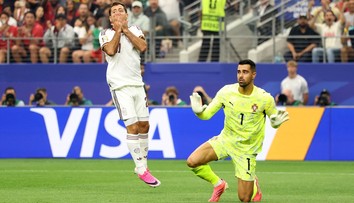 MS ON-LINE: Španělé zatím pálí šance. Portugalce drží gólman Costa