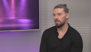 Táta byl v dětství pořád pryč. Ve své rodině si to nastavím jinak, říká Matyáš Hložek