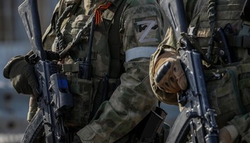 Další válečný zločin. Rusové postříleli ukrajinské zajatce a natočili se u toho