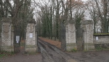 Nejstrašidelnější hřbitov v Evropě najdete v Praze. Čeká jej ale proměna