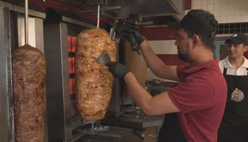 Češi si pochutnávají na jídle z celého světa. Navštěvují íránské i syrské restaurace